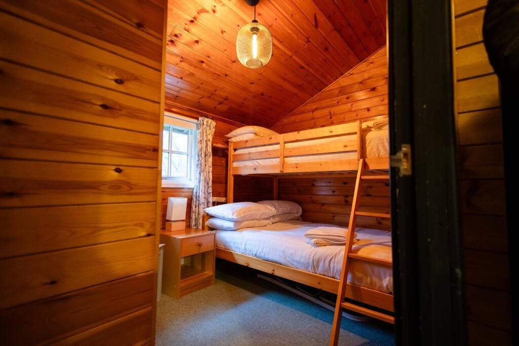 Cozy Norwegian Style Log Cabin In Rural Snowdonia - 2 Bedrooms & Parking By Seren Short Stays Ffestiniog Esterno foto