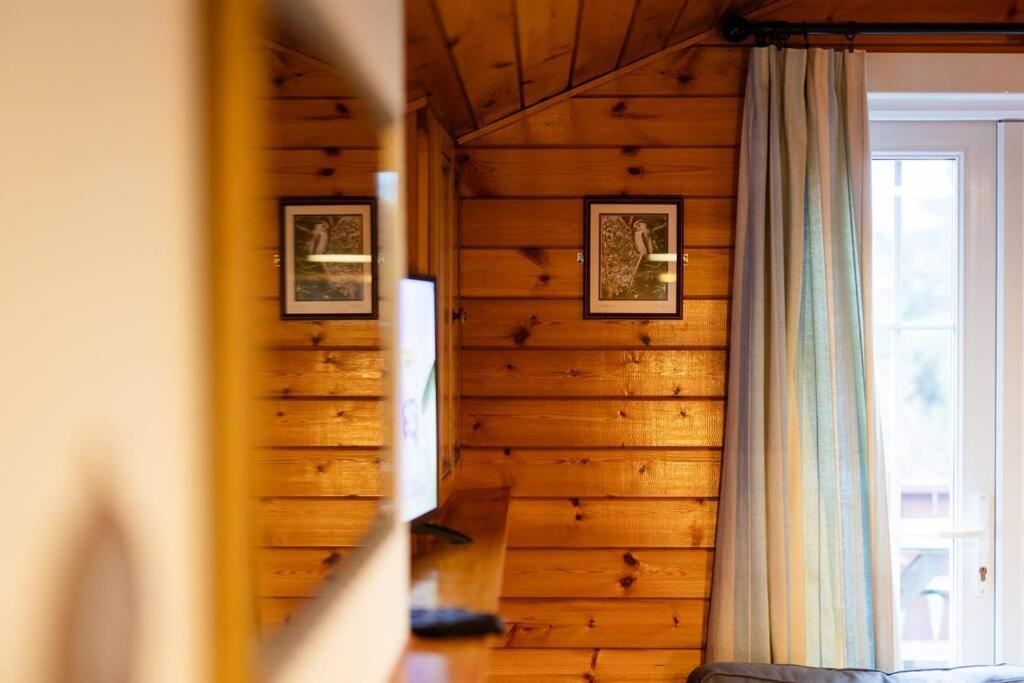 Cozy Norwegian Style Log Cabin In Rural Snowdonia - 2 Bedrooms & Parking By Seren Short Stays Ffestiniog Esterno foto