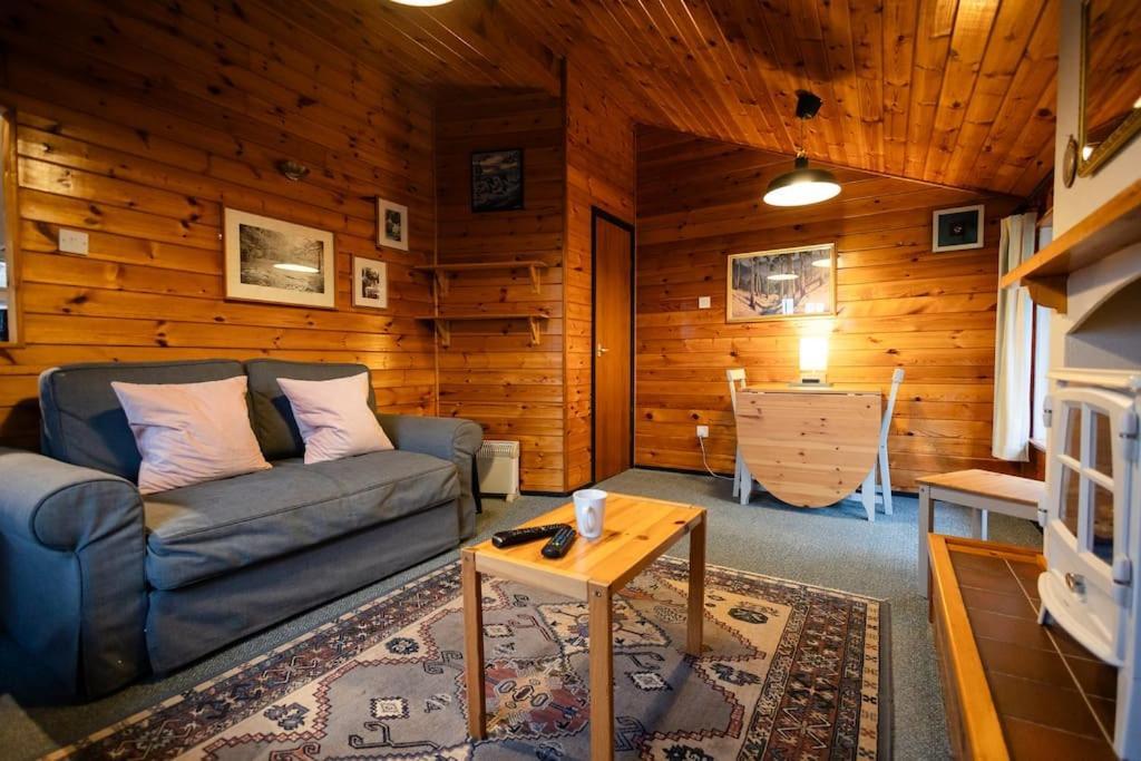 Cozy Norwegian Style Log Cabin In Rural Snowdonia - 2 Bedrooms & Parking By Seren Short Stays Ffestiniog Esterno foto