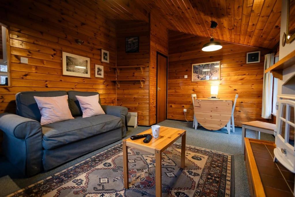 Cozy Norwegian Style Log Cabin In Rural Snowdonia - 2 Bedrooms & Parking By Seren Short Stays Ffestiniog Esterno foto