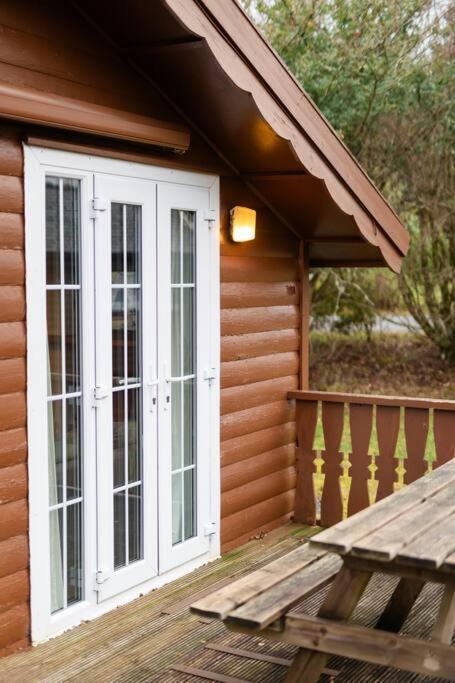 Cozy Norwegian Style Log Cabin In Rural Snowdonia - 2 Bedrooms & Parking By Seren Short Stays Ffestiniog Esterno foto