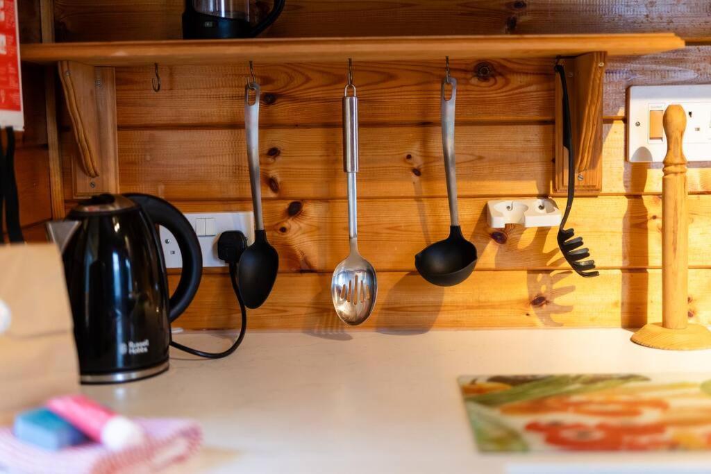 Cozy Norwegian Style Log Cabin In Rural Snowdonia - 2 Bedrooms & Parking By Seren Short Stays Ffestiniog Esterno foto