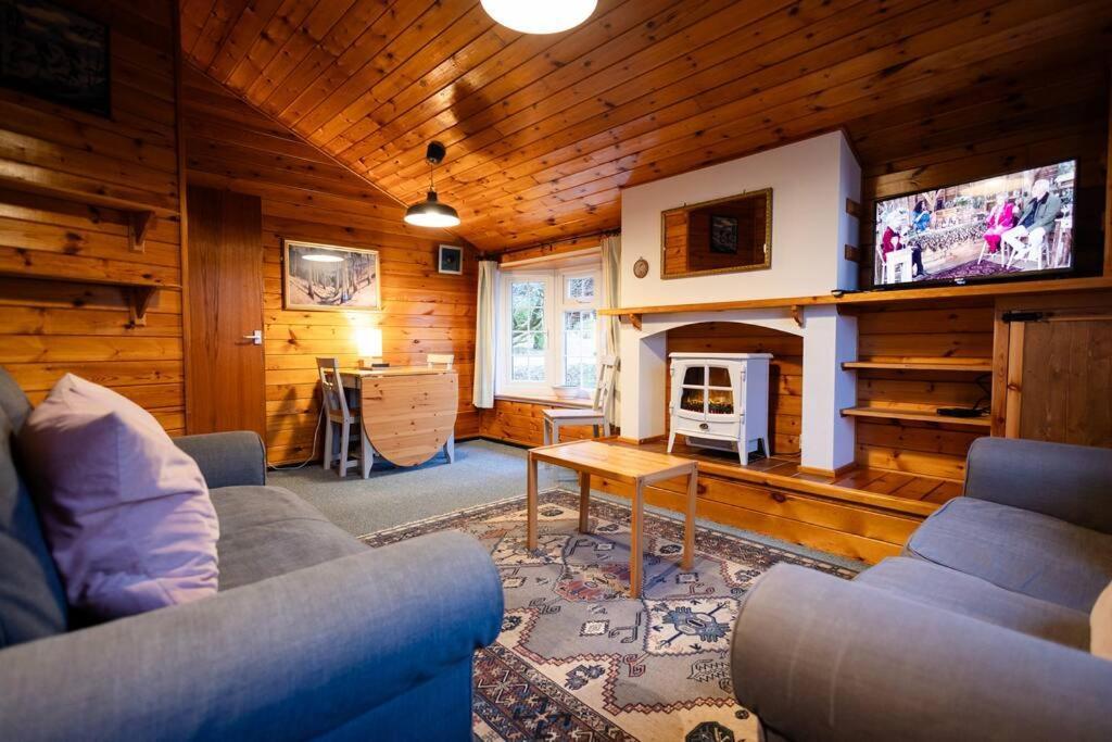 Cozy Norwegian Style Log Cabin In Rural Snowdonia - 2 Bedrooms & Parking By Seren Short Stays Ffestiniog Esterno foto