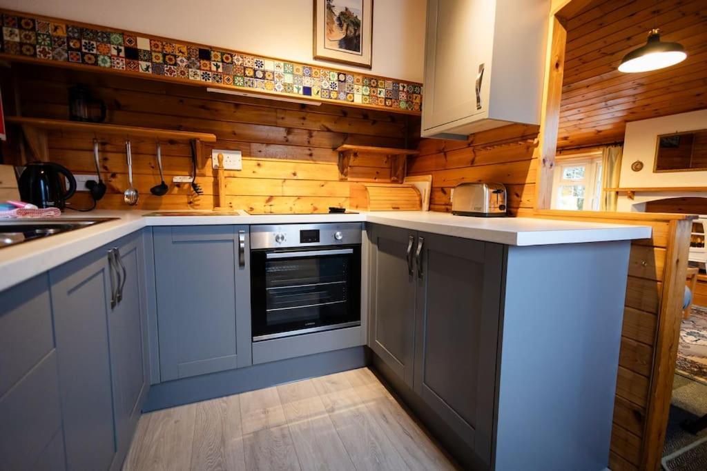Cozy Norwegian Style Log Cabin In Rural Snowdonia - 2 Bedrooms & Parking By Seren Short Stays Ffestiniog Esterno foto